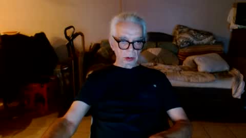 Snapshot of tom112292014 chatting on September 11, 11:11 am tom112292014 online show from September 11, 11:11 am