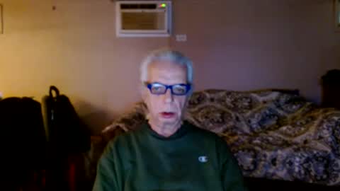 Snapshot of tom112292014 chatting on January 17, 1:46 pm tom112292014 online show from January 17, 1:46 pm