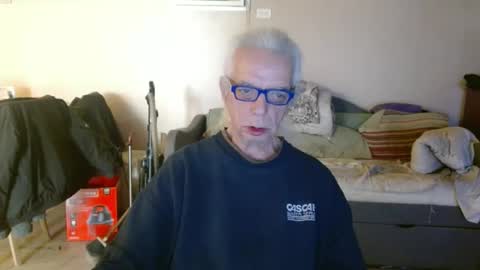 Snapshot of tom112292014 chatting on March 10, 3:20 pm tom112292014 online show from March 10, 3:20 pm