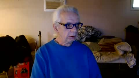 Snapshot of tom112292014 chatting on February 3, 5:03 pm tom112292014 online show from February 3, 5:03 pm