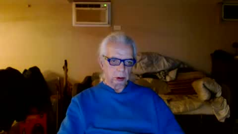 Snapshot of tom112292014 chatting on February 2, 12:51 am tom112292014 online show from February 2, 12:51 am