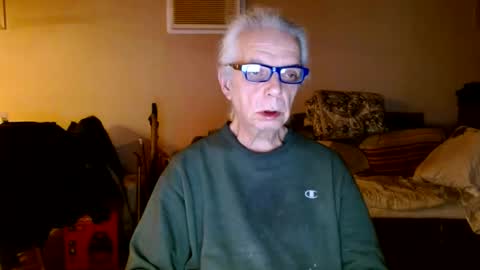 Snapshot of tom112292014 chatting on January 24, 3:54 am tom112292014 online show from January 24, 3:54 am