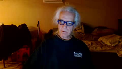 Snapshot of tom112292014 chatting on March 10, 2:17 am tom112292014 online show from March 10, 2:17 am