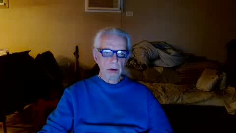 Snapshot of tom112292014 chatting on February 16, 2:09 am tom112292014 online show from February 16, 2:09 am