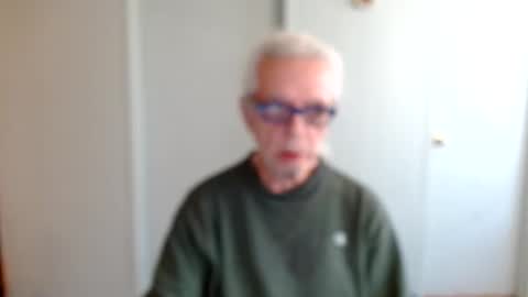 Snapshot of tom112292014 chatting on January 15, 3:50 pm tom112292014 online show from January 15, 3:50 pm