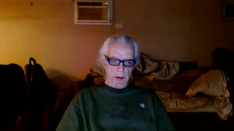 Snapshot of tom112292014 chatting on January 21, 2:11 am tom112292014 online show from January 21, 2:11 am