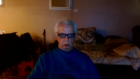 Snapshot of tom112292014 chatting on February 13, 5:33 pm tom112292014 online show from February 13, 5:33 pm