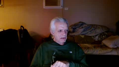 Snapshot of tom112292014 chatting on January 14, 1:36 am tom112292014 online show from January 14, 1:36 am