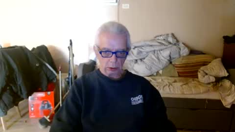Snapshot of tom112292014 chatting on March 11, 3:23 pm tom112292014 online show from March 11, 3:23 pm