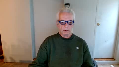 Snapshot of tom112292014 chatting on January 18, 2:33 pm tom112292014 online show from January 18, 2:33 pm