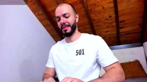   online show from February 1, 12:46 pm