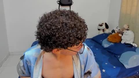 Tom Blue online show from October 21, 3:27 pm