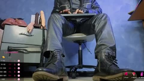 Tom online show from April 1, 3:53 pm