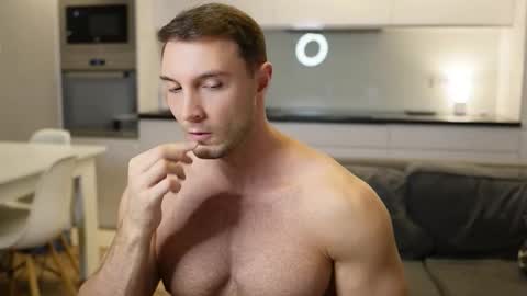 Tom online show from November 17, 6:16 am