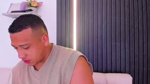 Tom muscle1 online show from September 25, 12:12 pm