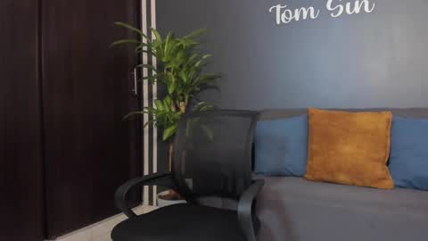 Snapshot of tom_sin_ chatting on February 13, 10:22 pm Tom Sin online show from February 13, 10:22 pm