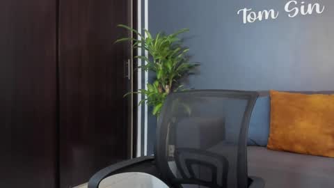 Snapshot of tom_sin_ chatting on February 11, 9:35 pm Tom Sin online show from February 11, 9:35 pm