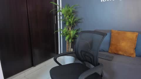 Snapshot of tom_sin_ chatting on January 18, 3:59 pm Tom Sin online show from January 18, 3:59 pm