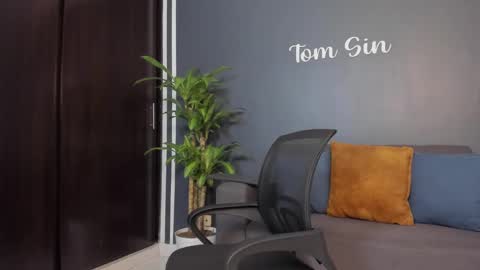 Snapshot of tom_sin_ chatting on January 14, 6:49 pm Tom Sin online show from January 14, 6:49 pm