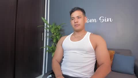 Snapshot of tom_sin_ chatting on December 27, 9:00 pm Tom Sin online show from December 27, 9:00 pm