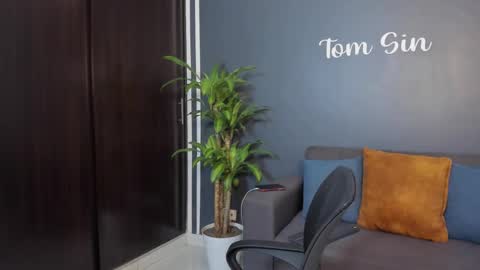 Snapshot of tom_sin_ chatting on January 18, 12:57 pm Tom Sin online show from January 18, 12:57 pm