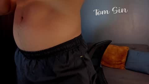 Snapshot of tom_sin_ chatting on December 25, 12:58 pm Tom Sin online show from December 25, 12:58 pm