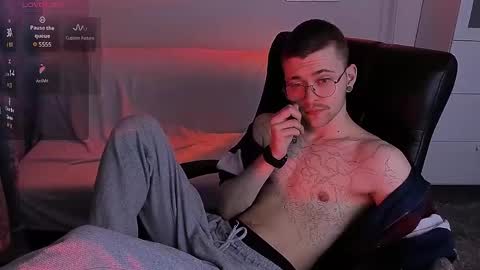 tomas_norton online show from April 10, 8:46 pm