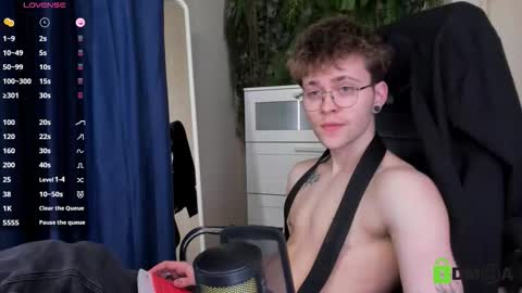 tomas_norton online show from March 14, 3:27 pm