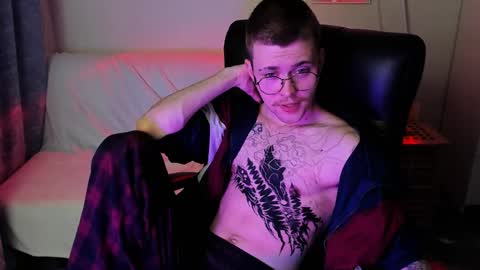 tomas_norton online show from April 15, 8:42 pm