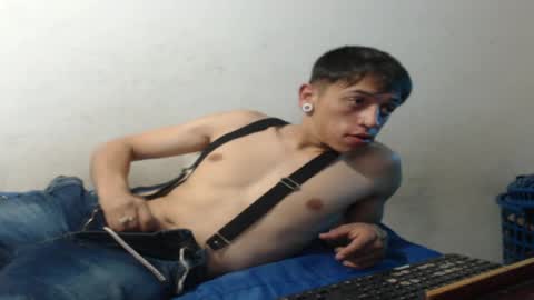 tomas_turbado_ online show from April 9, 6:19 am