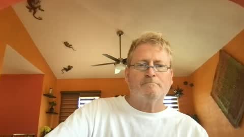 Hola online show from June 15, 9:18 pm