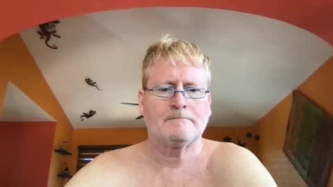 Hola online show from October 13, 5:37 pm