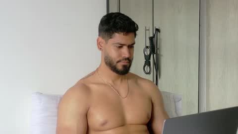 Tomas Ferrer online show from June 6, 7:20 pm
