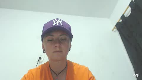 Snapshot of tomboyblue chatting on January 9, 11:02 pm Blue online show from January 9, 11:02 pm
