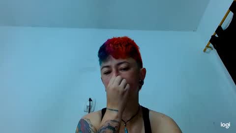 Snapshot of tomboyblue chatting on February 5, 12:38 pm Blue online show from February 5, 12:38 pm