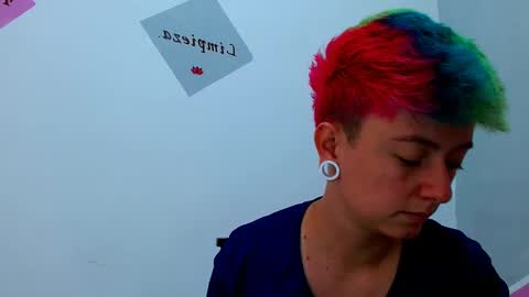 Snapshot of tomboyblue chatting on September 9, 6:52 pm Blue online show from September 9, 6:52 pm