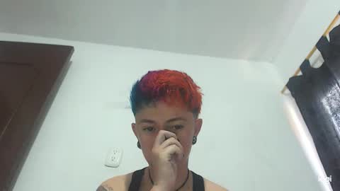 Snapshot of tomboyblue chatting on January 12, 10:12 pm Blue online show from January 12, 10:12 pm