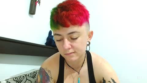 Snapshot of tomboyblue chatting on March 12, 10:28 pm Blue online show from March 12, 10:28 pm