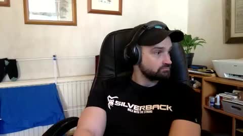 tomf1982 online show from March 14, 11:36 am