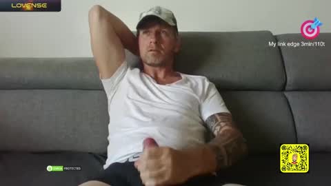 Snapshot of tomhardic chatting on March 11, 11:58 pm TOM online show from March 11, 11:58 pm