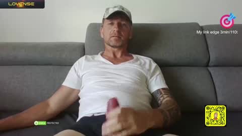 Snapshot of tomhardic chatting on January 28, 9:19 am TOM online show from January 28, 9:19 am