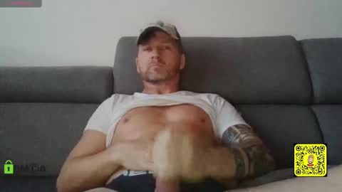 Snapshot of tomhardic chatting on March 11, 1:23 pm TOM online show from March 11, 1:23 pm