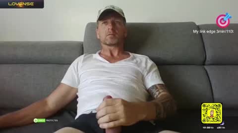 Snapshot of tomhardic chatting on March 11, 7:14 pm TOM online show from March 11, 7:14 pm