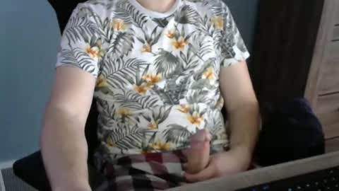 tomin3m online show from February 1, 1:30 pm