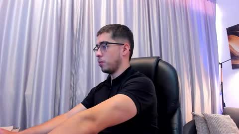 tommas_johnson online show from May 18, 12:22 pm