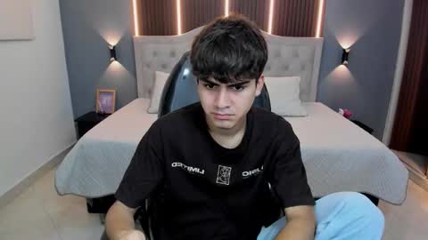 Tommy  online show from December 3, 3:51 am