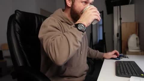  tommy burnzzz  online show from December 17, 12:56 pm