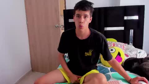 Snapshot of tommy_carlos chatting on September 8, 4:28 pm online show from September 8, 4:28 pm