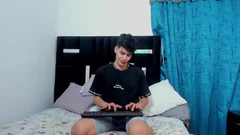 Snapshot of tommy_carlos chatting on January 14, 6:13 am online show from January 14, 6:13 am
