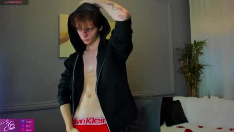 Snapshot of tommy_jamm chatting on February 13, 6:26 pm Tommy online show from February 13, 6:26 pm